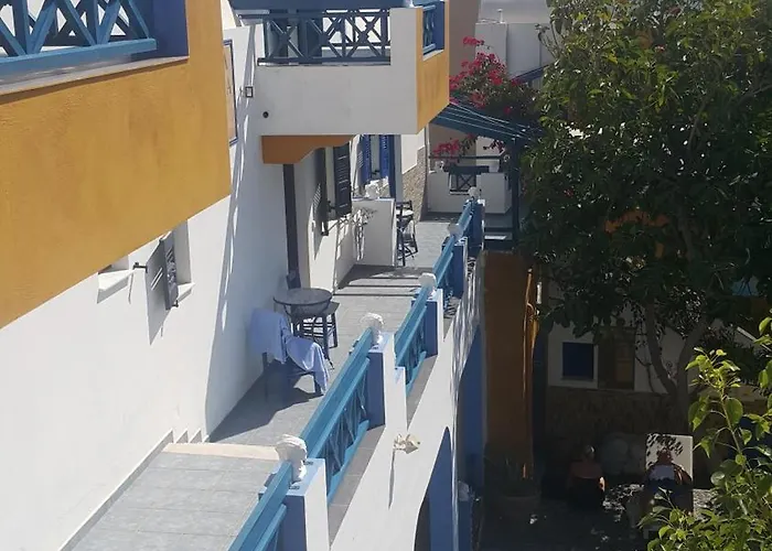 Aparthotel Darzenta Athina Perissa (Santorini)